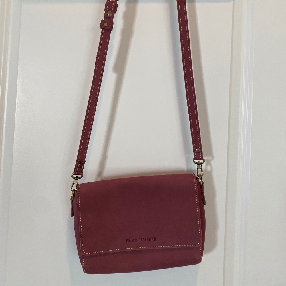 Portland Leather Metro (Medium) Crossbody Bag